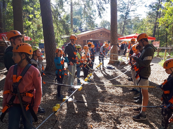 Gruppe im Kletterwald