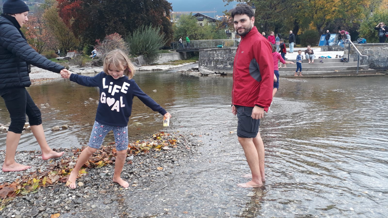 2 Personen im Wasser