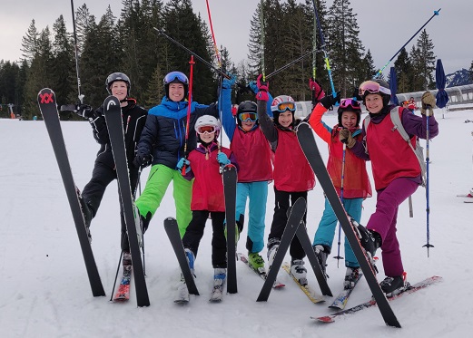 Gruppenbild vor Ski fahren