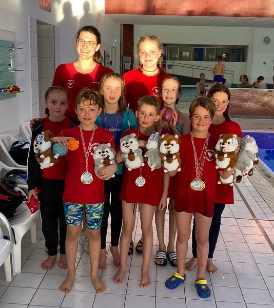 Gruppenbild mit Kuscheltieren in Germering