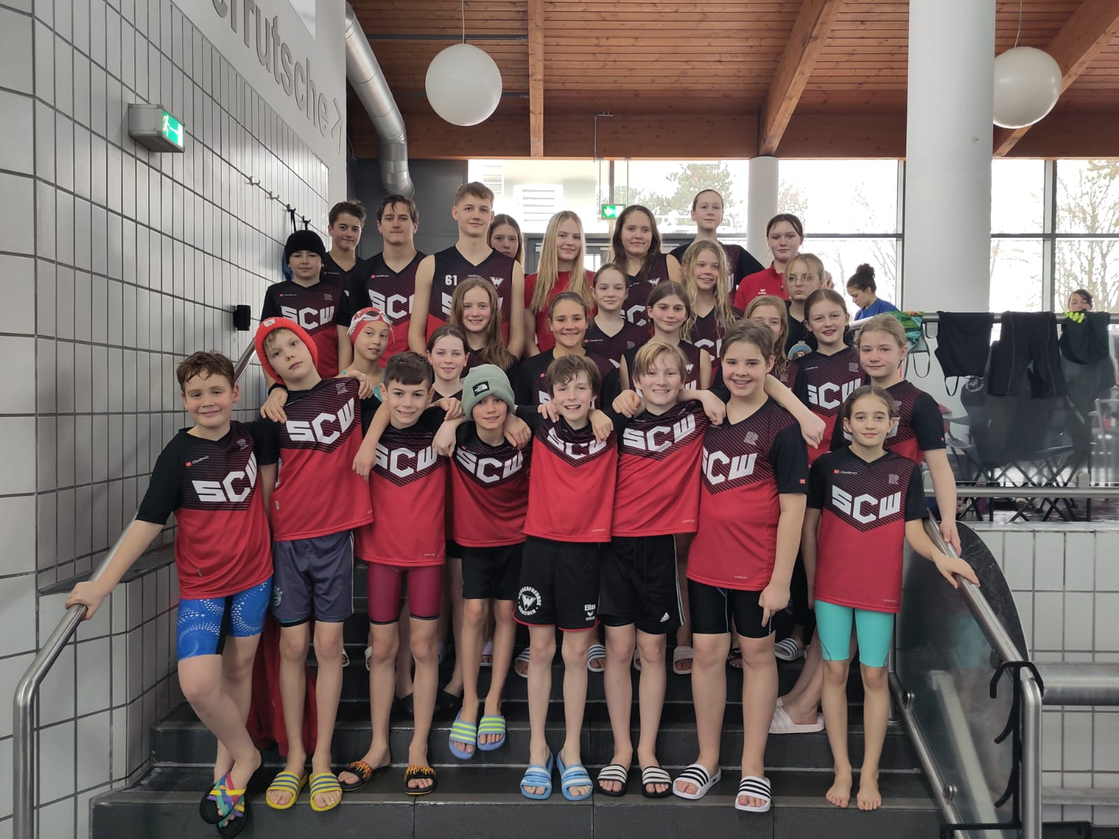 Gruppenbild im Schwimmbad Regensburg