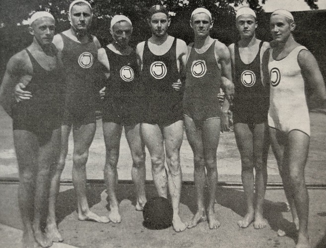 1921 26 Wasserballmannschaft mit Bennati und Kronburger